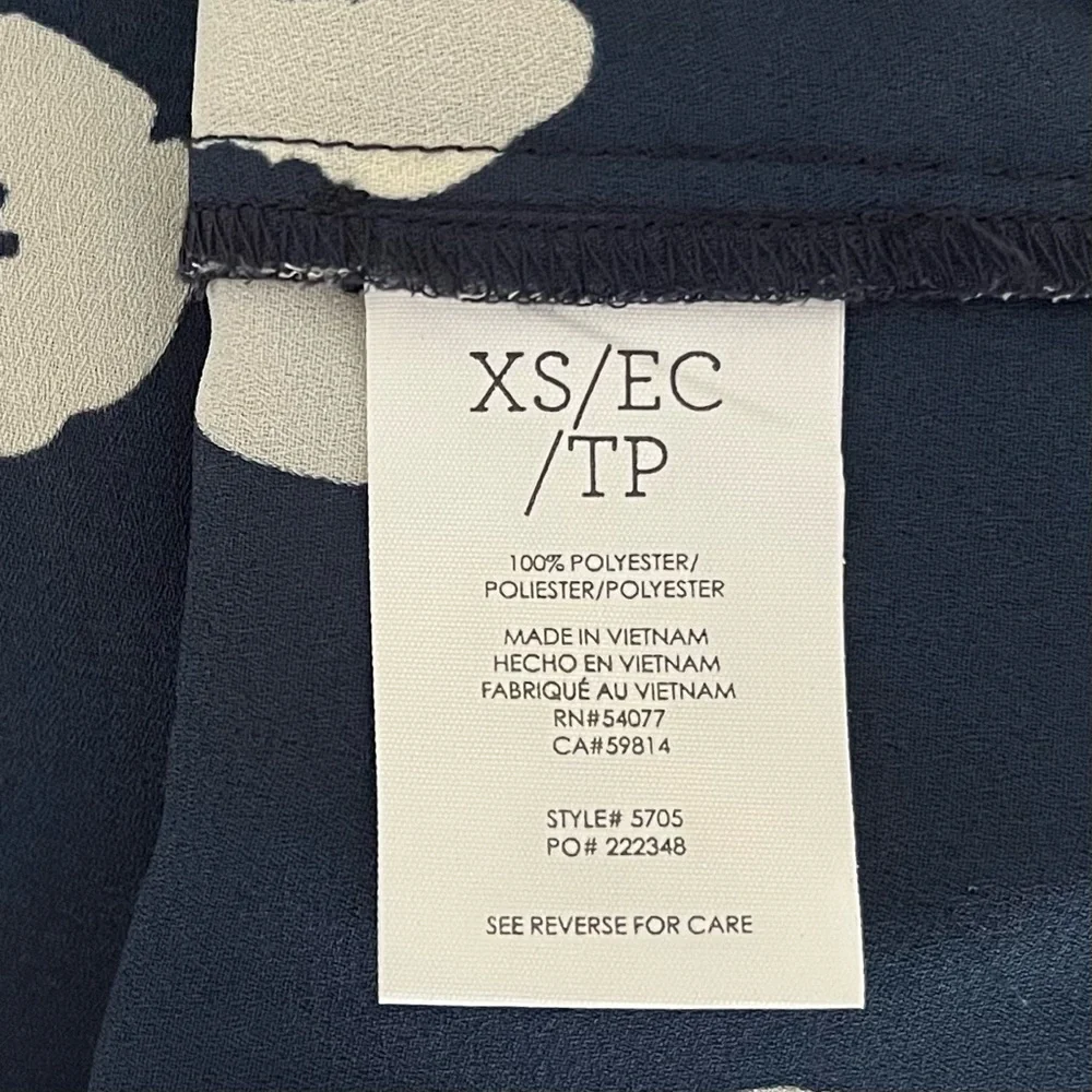 CAbi Go To Button‎ Up Daisy Navy Blue Relaxed Blouse Style #5705 Size XS - Picture 7 of 11